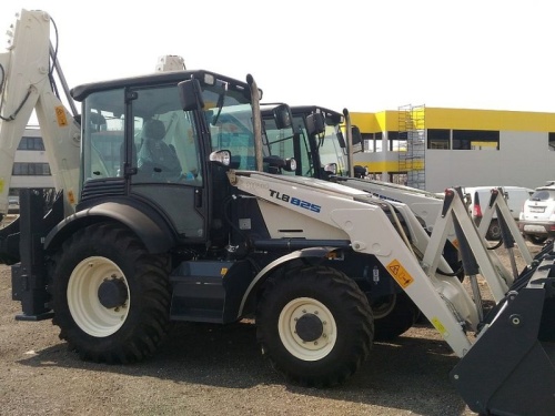 Аренда экскаватора-погрузчика Terex TLB 825